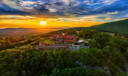 Castle In The Clouds