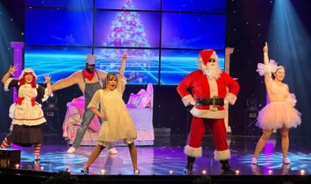 Holiday Show At Magic And Wonder