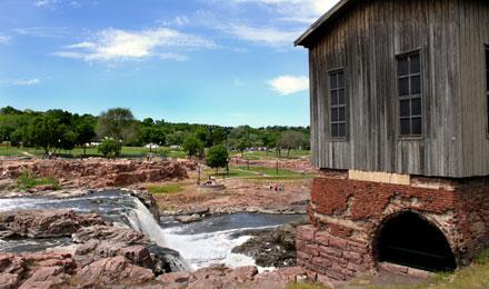 Falls Park. Queen Bee Mill