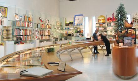 M A M Store