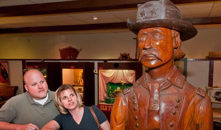 Int Museum Woodcarving00002