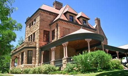 A Visit To The Rosemount Museum
