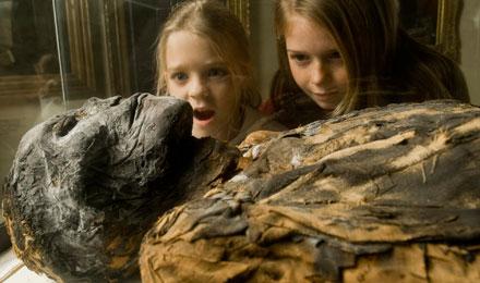 Girls With Egyptian Mummy