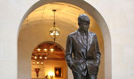 Statue 01