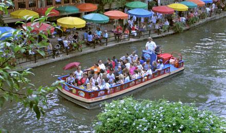 San Antonio Riverwalk District2