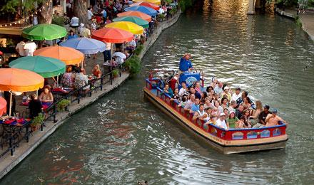 San Antonio Riverwalk District3