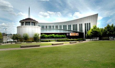Admission To The Country Music Hall Of Fame And Museum