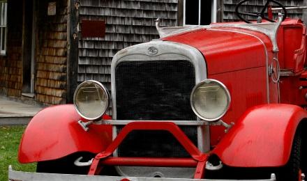 03 Old Car And House